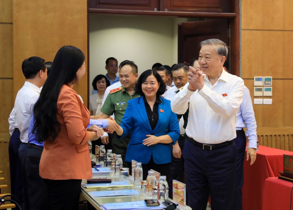 Tổng Bí thư Tô Lâm tại hội nghị cử tri Đơn vị bầu cử số 1 Tổng Bí thư Tô Lâm tại hội nghị cử tri Đơn vị bầu cử số 1