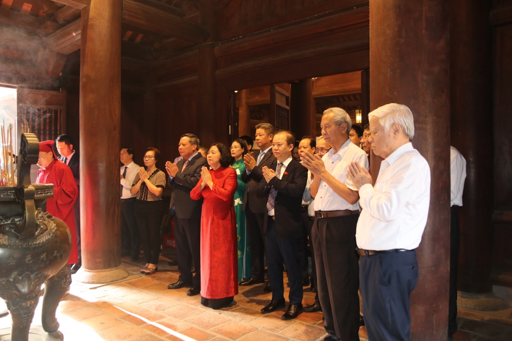 Văn Miếu – Quốc Tử Giám đón nhận tác phẩm “Vinh quy bái tổ”