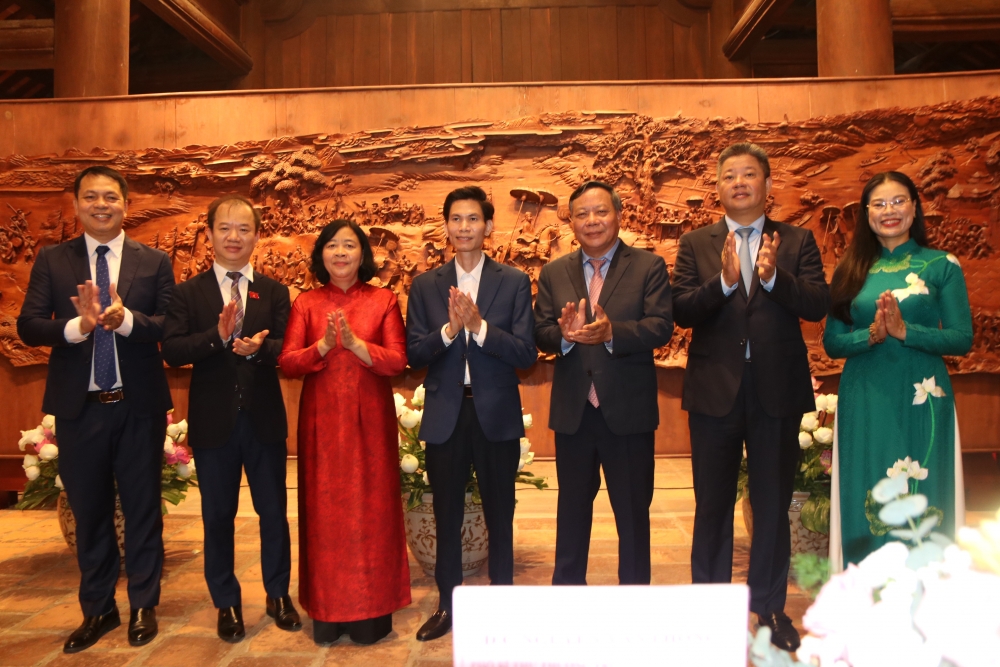 Văn Miếu - Quốc Tử Giám đón nhận bức tranh Vinh quy bái tổ