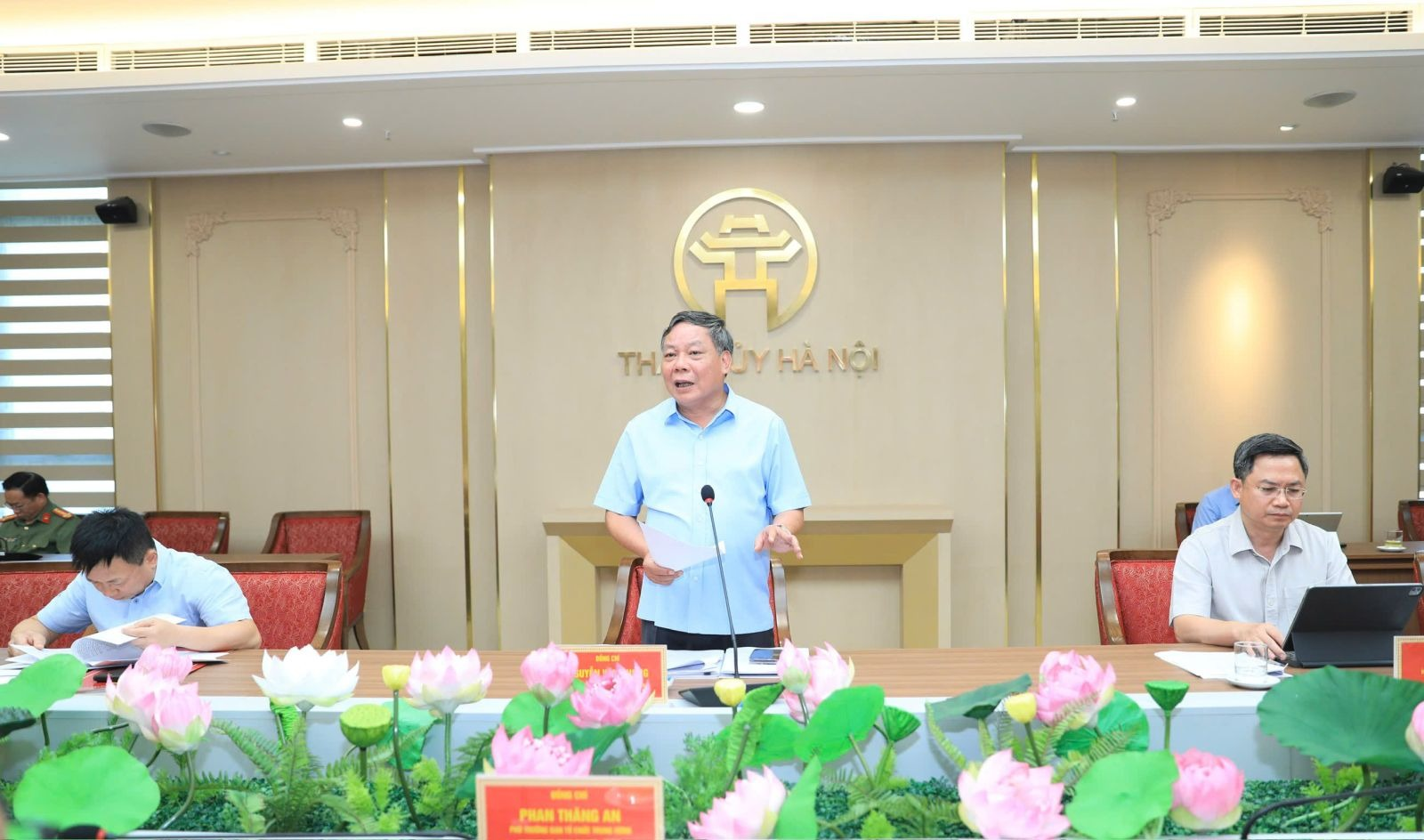 : Phó Bí thư Thường trực Thành ủy Hà Nội Nguyễn Văn Phong phát biểu tại Hội nghị sơ kết kết quả triển khai thí điểm 4 thủ tục hành chính của Đảng tại TP Hà Nội