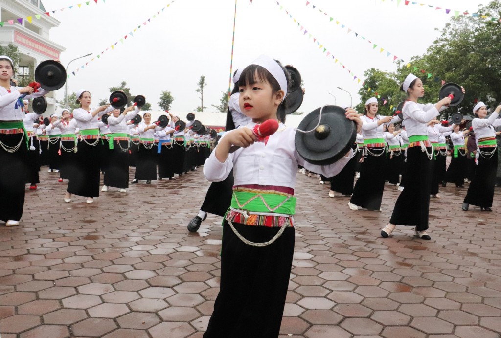 Đoàn kết xây dựng quê hương giàu đẹp, Thủ đô văn hiến, văn minh, hiện đại