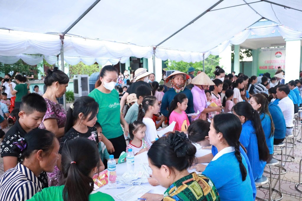 Xã Minh Châu tổ chức khám sức khỏe định kỳ đợt 2 cho toàn dân