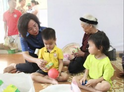 Chăm lo, hỗ trợ cho người dân vùng ngập lụt