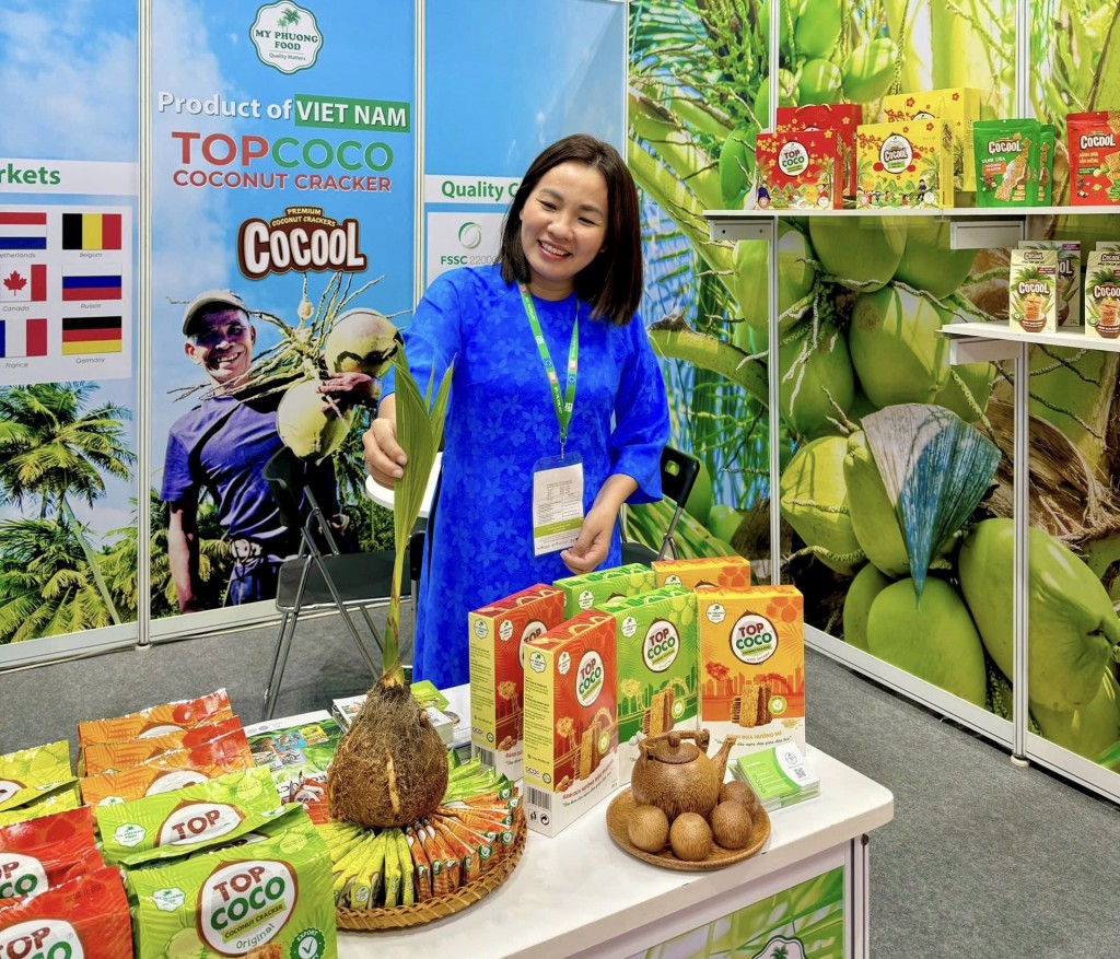 Sinh ra ở quê dừa Tam Quan, doanh nhân Mai Thị Ý Nhi khởi nghiệp thành công với thương hiệu bánh dừa nướng Mỹ Phương Food
