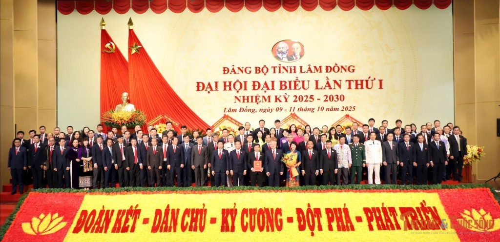 Ban Chấp hành Đảng bộ tỉnh khóa I chính thức ra mắt Đại hội