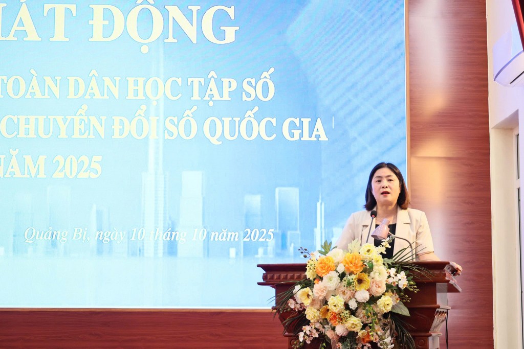 Bà Tô Thị Đào, Phó Chủ tịch UBND xã Quảng Bị  phát biểu tại chương trình
