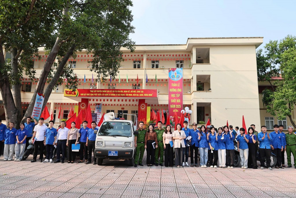 Sau lễ phát động, địa phương sẽ triển khai nhiều hoạt động thiết thực về học, hướng dẫn người dân về chuyển đổi số…
