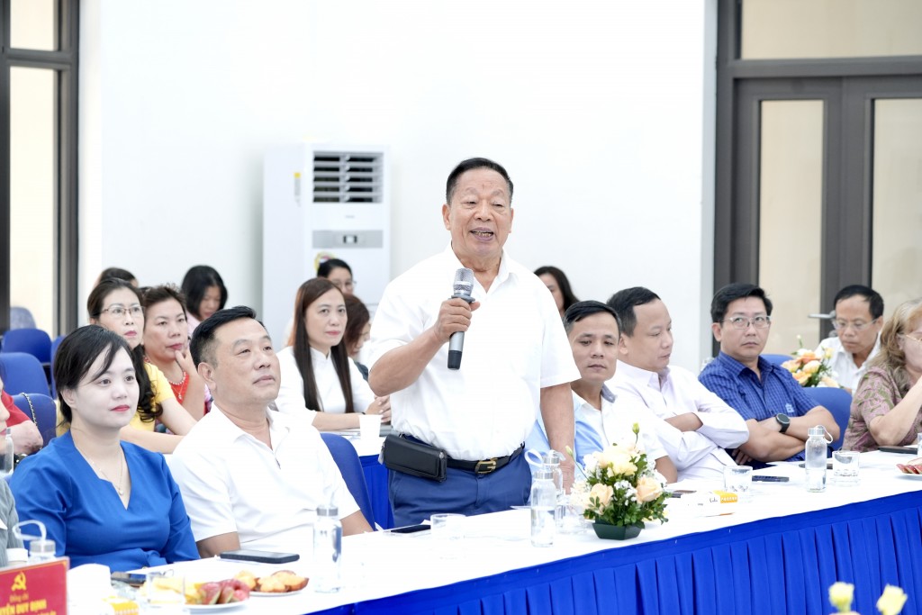 Ông Nguyễn Trường Sơn – Bí thư Đảng ủy – Chủ tịch Hội đồng quản trị Tập Đoàn Bảo Sơn chia sẻ nhiều vướng mắc mà doanh nghiệp gặp phải tới lãnh đạo phường Láng