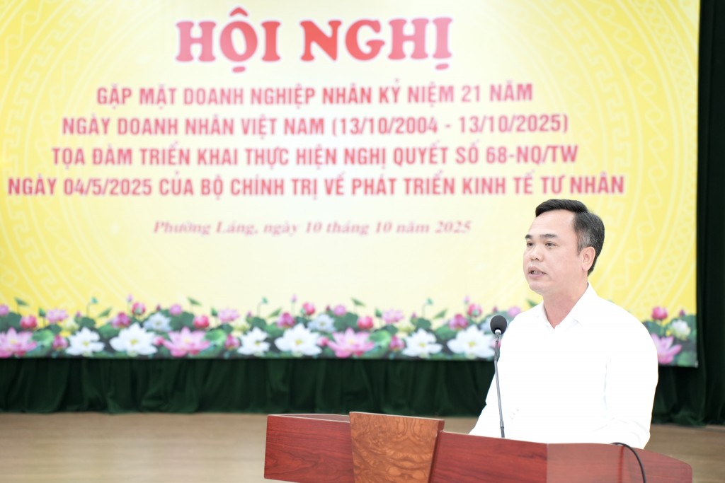 Ông Nguyễn Hồng Dân, Bí thư Đảng ủy, Chủ tịch HĐND phường Láng, đã ghi nhận và cam kết phối hợp với các cơ quan chức năng thành phố để tháo gỡ những vướng mắc trong thời gian sớm nhất.