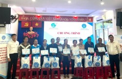 TP Hồ Chí Minh tặng 443 thẻ BHYT cho phụ nữ khó khăn