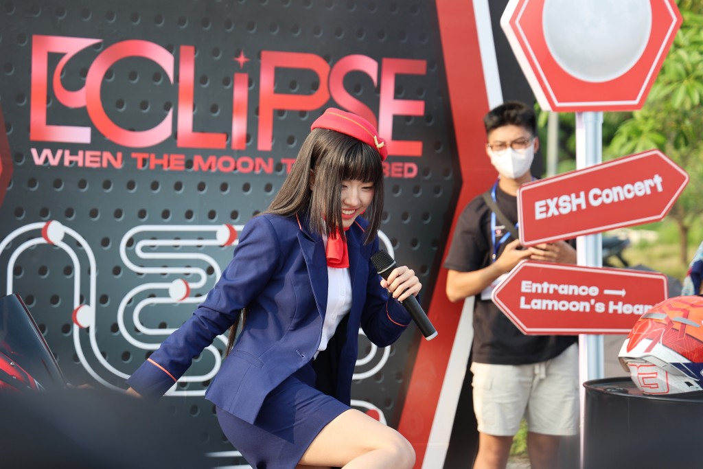 Em xinh Lamoon giao lưu cùng người hâm mộ Em xinh Lamoon giao lưu cùng người hâm mộ