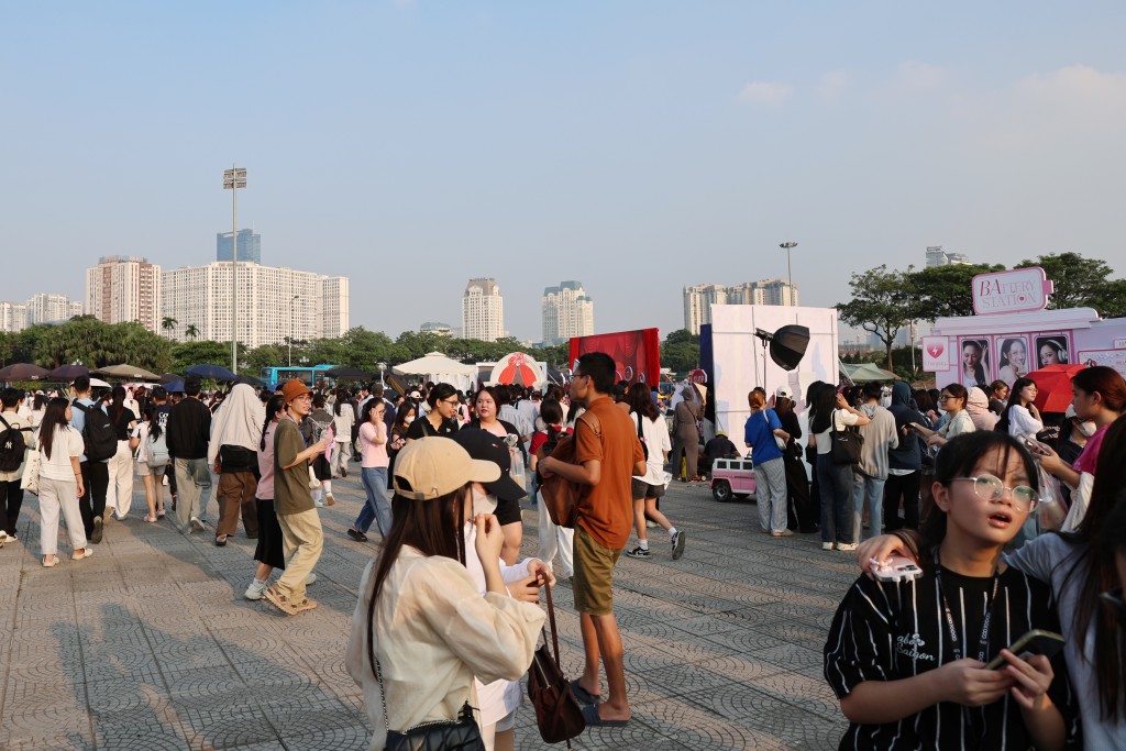 Fanbooth “Em Xinh” đổ bộ đường đua F1 Mỹ Đình rực rỡ, náo nhiệt Fanbooth “Em Xinh” đổ bộ đường đua F1 Mỹ Đình rực rỡ, náo nhiệt