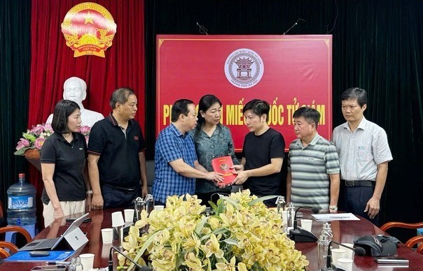 MTTQ Hà Nội thăm hỏi, trao hỗ trợ gia đình nạn nhân vụ cháy
