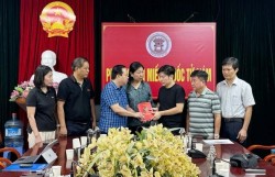 MTTQ Hà Nội thăm hỏi, trao hỗ trợ gia đình nạn nhân vụ cháy