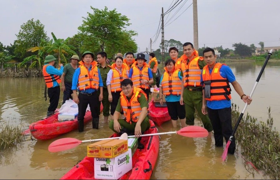 Tuổi trẻ phường Bồ Đề hướng về đồng bào Trung Giã
