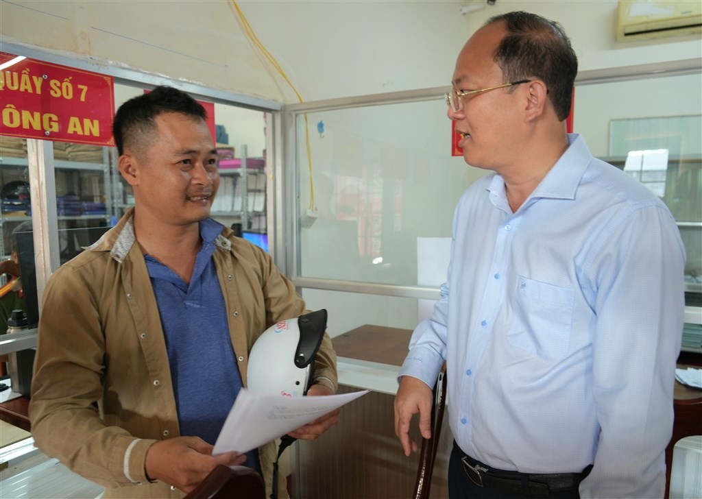 Bài 3: Nuôi dưỡng tinh thần phục vụ trong từng cán bộ