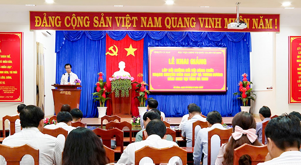 Cà Mau tập trung nâng cao năng lực cán bộ cấp xã