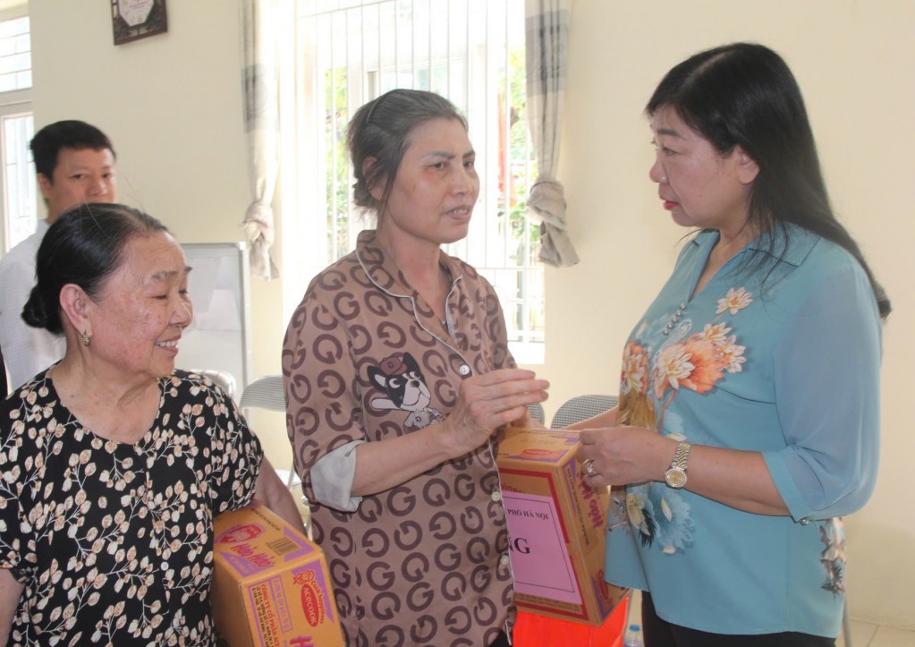 Mưa lũ đi qua, tình người còn mãi…