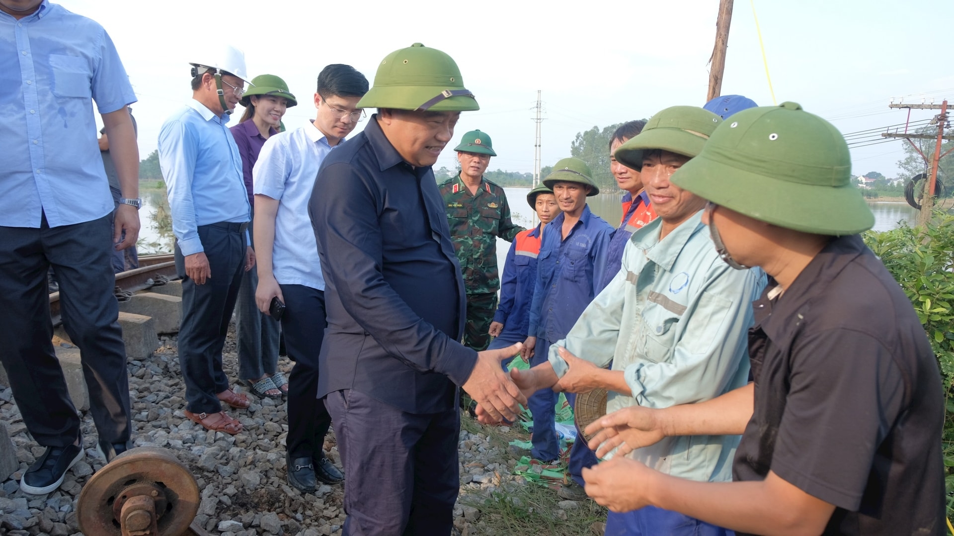 Tập trung khắc phục hậu quả, giúp người dân sớm ổn định sau lũ