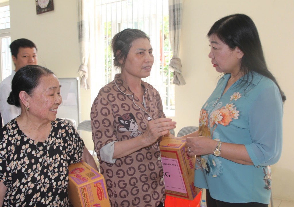 Mưa lũ đi qua, tình người còn mãi…