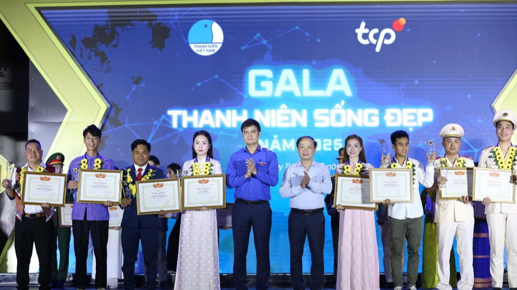 Tôn vinh những trái tim đẹp, tỏa năng lượng tích cực trong cộng đồng