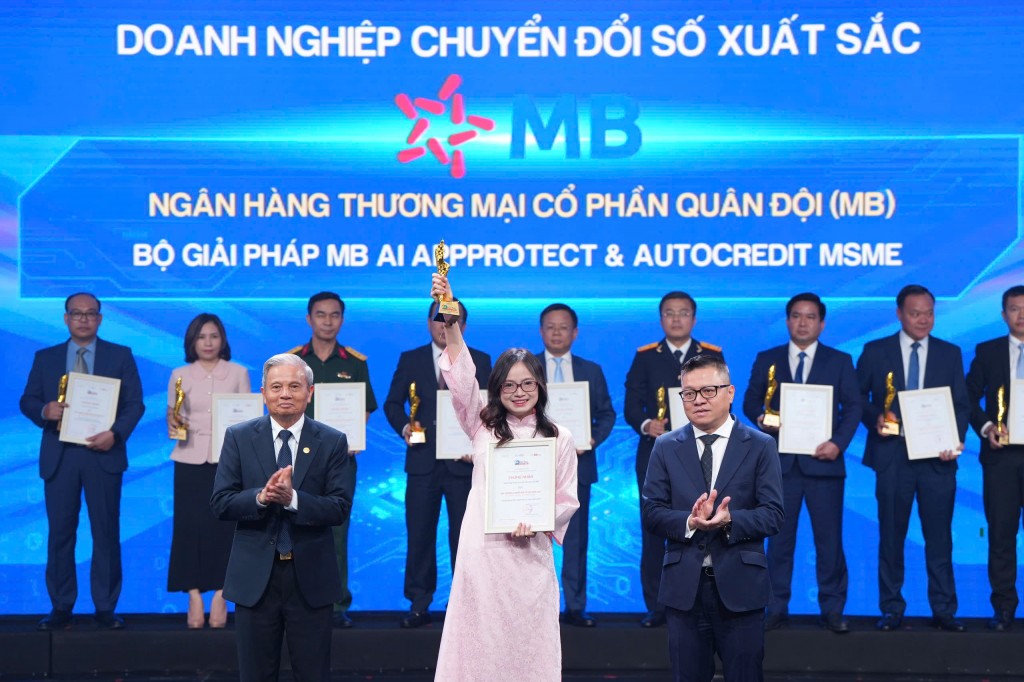 MB nhận giải thưởng Chuyển đổi số Việt Nam 2025 MB nhận giải thưởng Chuyển đổi số Việt Nam 2025