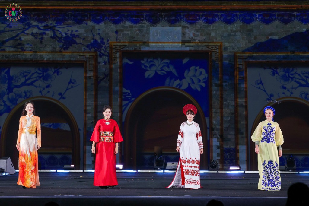 Lễ hội Văn hóa Thế giới tại Hà Nội quyên góp 2,5 tỷ đồng ủng hộ đồng bào vùng lũ