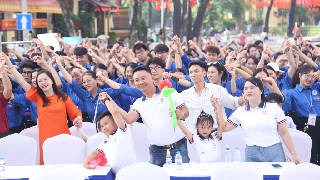 Các bạn trẻ tham dự chương trình 