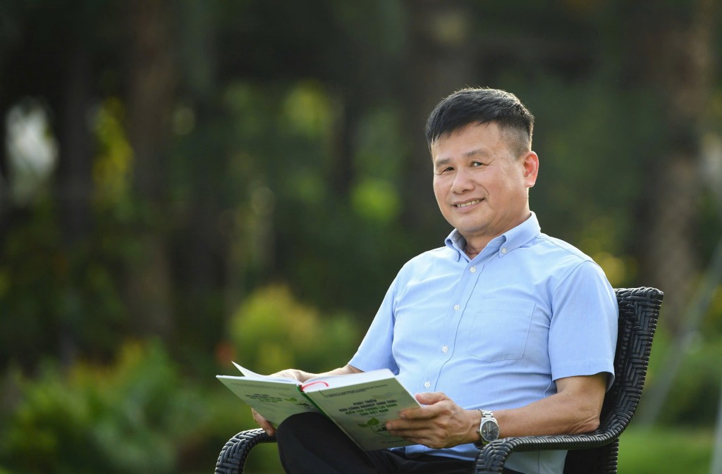 Doanh nhân Phạm Hồng Điệp - Người trả nợ cho Đất bằng triết lý kinh doanh xanh Doanh nhân Phạm Hồng Điệp - Người trả nợ cho Đất bằng triết lý kinh doanh xanh