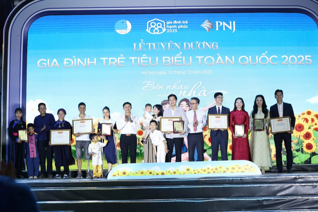 Năm 2025, 10 gia đình trẻ tiêu biểu được tuyên dương Năm 2025, 10 gia đình trẻ tiêu biểu được tuyên dương