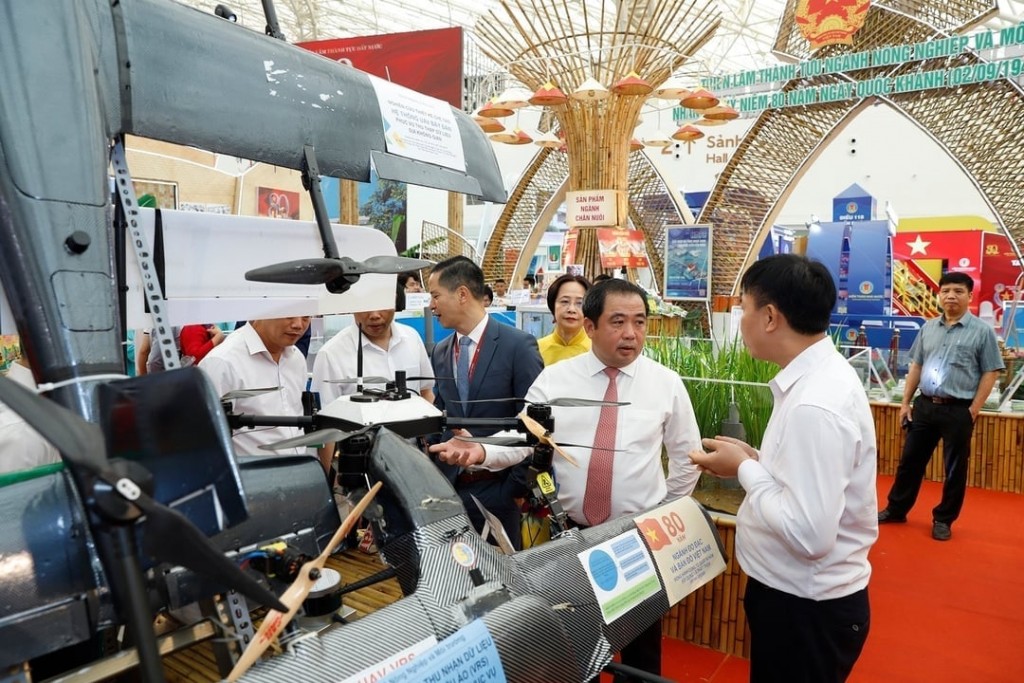 Ngành Nông nghiệp và Môi trường: Từ trụ đỡ đến động lực phát triển xanh Ngành Nông nghiệp và Môi trường: Từ trụ đỡ đến động lực phát triển xanh