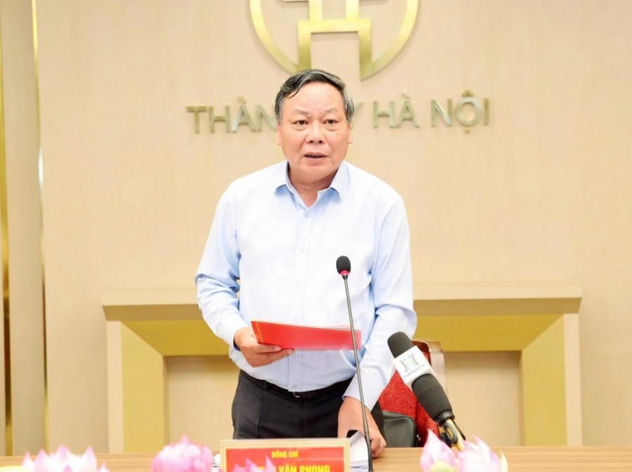 Phó Bí thư Thường trực Thành ủy Hà Nội Nguyễn Văn Phong phát biểu kết luận hội nghị. Ảnh: Viết Thành Phó Bí thư Thường trực Thành ủy Hà Nội Nguyễn Văn Phong phát biểu kết luận hội nghị. Ảnh: Viết Thành