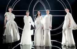 Tiếng vọng cổ tích qua thời trang hiện đại