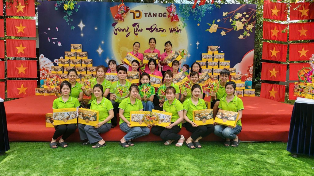 Mỗi mùa trăng, một dấu ấn Tân Đệ