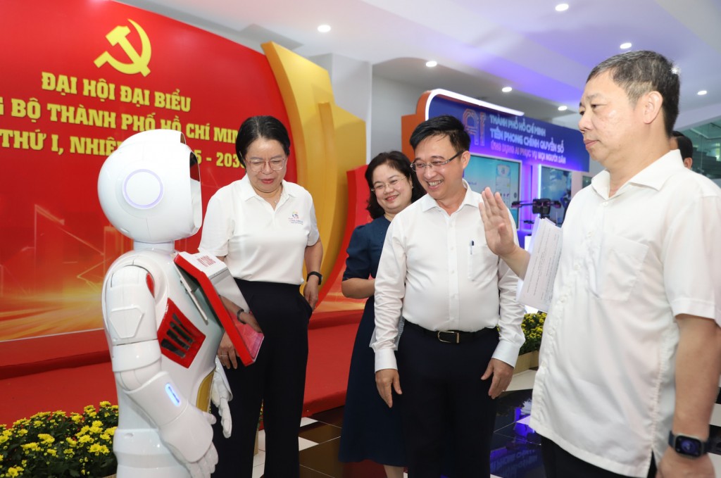 Đặng Minh Thông - Phó bí thư Thành uỷ TPHCM kiểm tra công tác chuẩn bị Đại hội Đảng bộ TPHCM ngày 11/10 Đặng Minh Thông - Phó bí thư Thành uỷ TPHCM kiểm tra công tác chuẩn bị Đại hội Đảng bộ TPHCM ngày 11/10