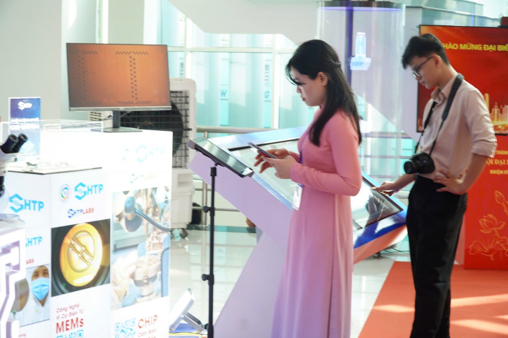 Sản phẩm công nghệ cao chào mừng Đại hội Sản phẩm công nghệ cao chào mừng Đại hội