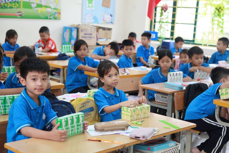 Kiên cường vượt thiên tai nhờ tinh thần đoàn kết và sẻ chia