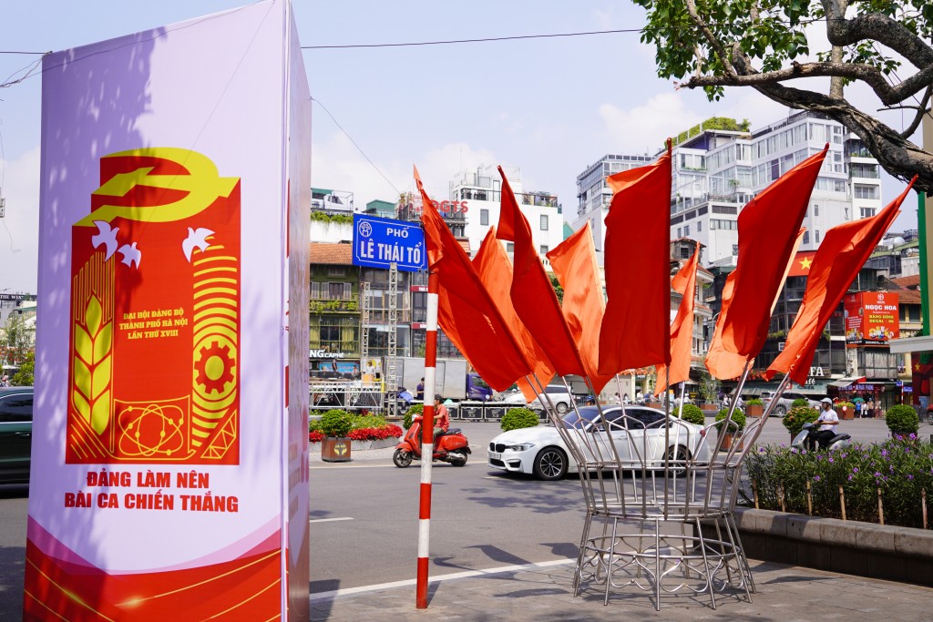 Thủ đô rực rỡ hướng về Đại hội Đảng bộ TP Hà Nội lần thứ XVIII