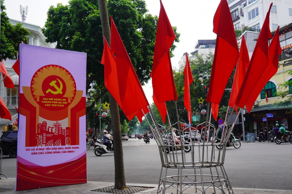 Thủ đô rực rỡ hướng về Đại hội Đảng bộ TP Hà Nội lần thứ XVIII