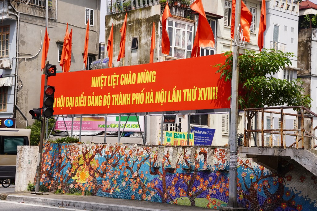 Thủ đô rực rỡ hướng về Đại hội Đảng bộ TP Hà Nội lần thứ XVIII