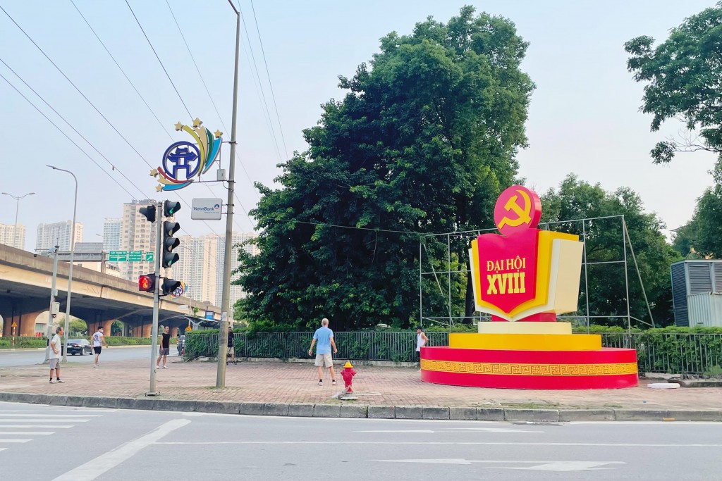 Thủ đô rực rỡ hướng về Đại hội Đảng bộ TP Hà Nội lần thứ XVIII