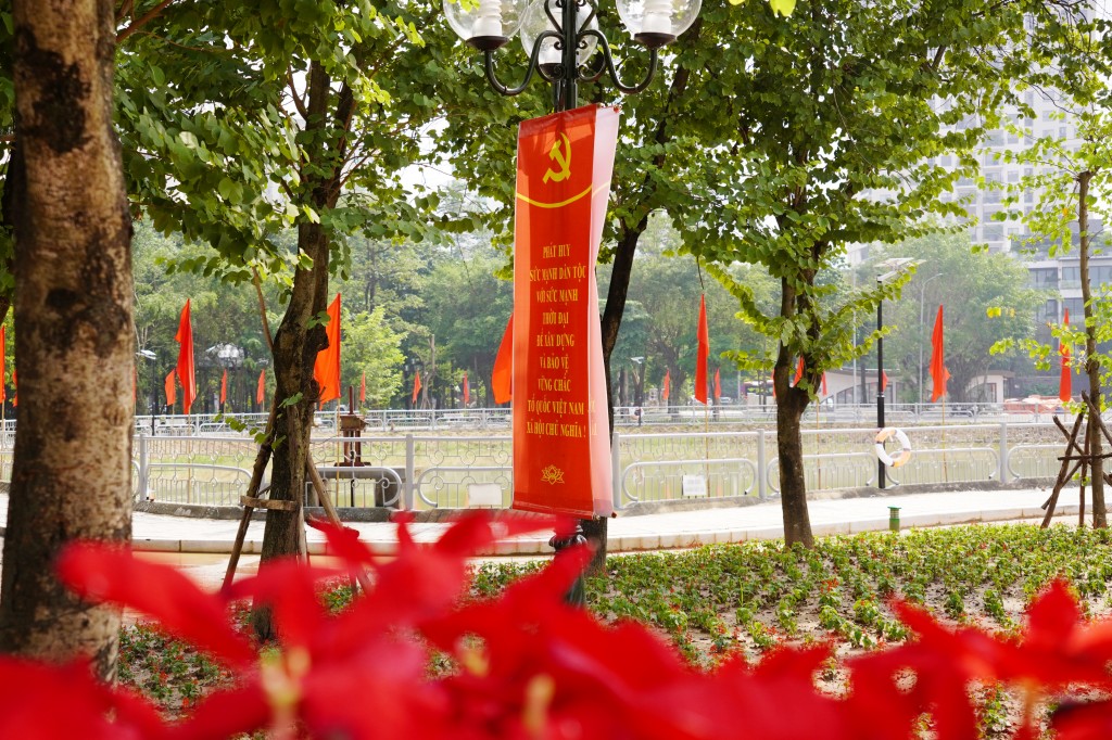 Thủ đô rực rỡ hướng về Đại hội Đảng bộ TP Hà Nội lần thứ XVIII