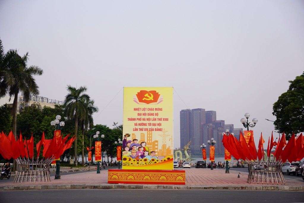 Thủ đô rực rỡ hướng về Đại hội Đảng bộ TP Hà Nội lần thứ XVIII