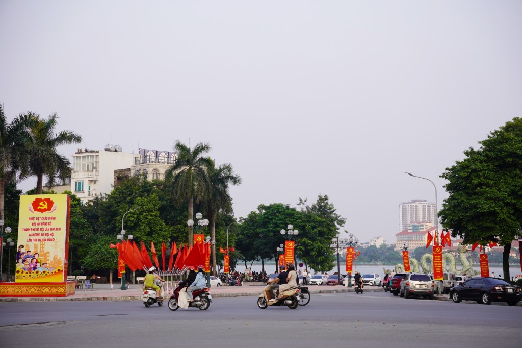 Thủ đô rực rỡ hướng về Đại hội Đảng bộ TP Hà Nội lần thứ XVIII