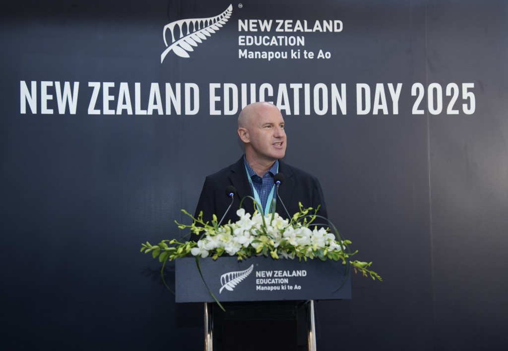 Ông Ben Burrowes nhấn mạnh tầm quan trọng của việc chuẩn bị toàn diện cho hành trình du học New Zealand nhằm giúp sinh viên Việt Nam đưa ra quyết định cho tương lai.