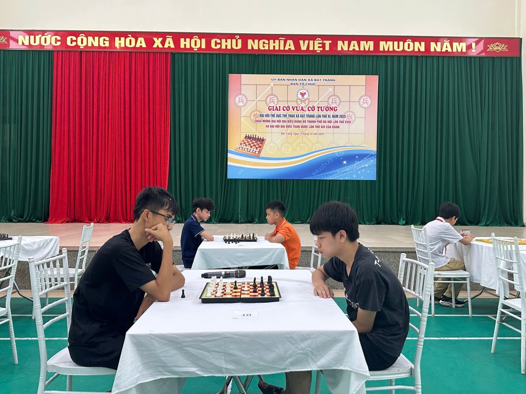 Hơn 200 vận động viên tham gia Đại hội Thể dục Thể thao xã Bát Tràng