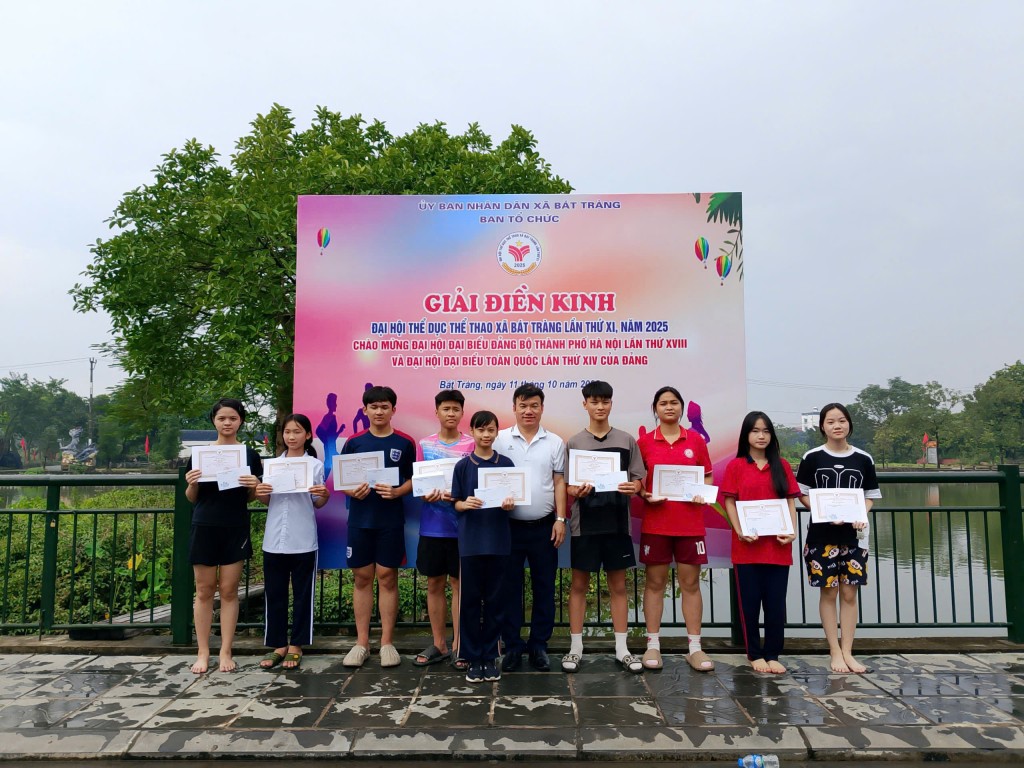 Hơn 200 vận động viên tham gia Đại hội Thể dục Thể thao xã Bát Tràng