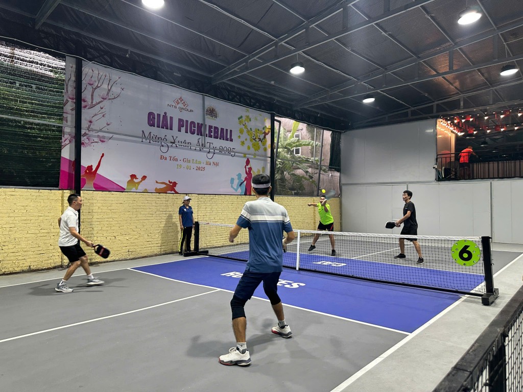 Hơn 200 vận động viên tham gia Đại hội Thể dục Thể thao xã Bát Tràng