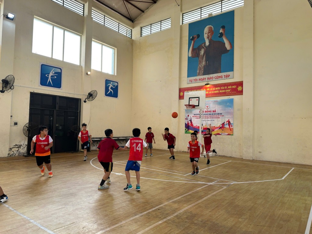 Hơn 200 vận động viên tham gia Đại hội Thể dục Thể thao xã Bát Tràng