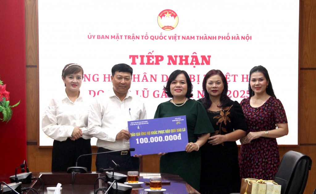 MTTQ TP Hà Nội tiếp nhận ủng hộ Nhân dân bị thiệt hại bãolũ